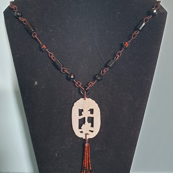Vintage Hand-Carved Natural White Jade Ping An Pendant Necklace with Black Beads - Picture 6 of 13